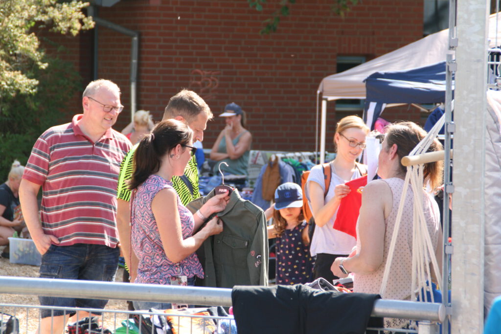 (c) 2023 - Florian Windeck - Schulhof-Flohmarkt